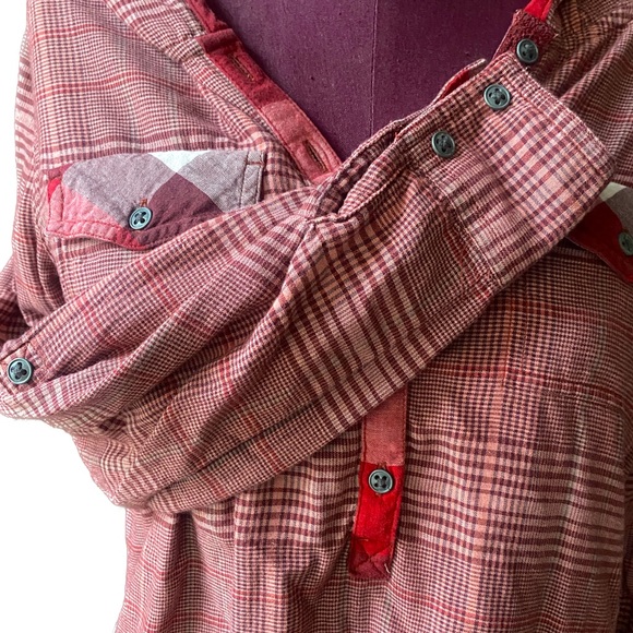 Prana lightweight hooded button up - Picture 3 of 6